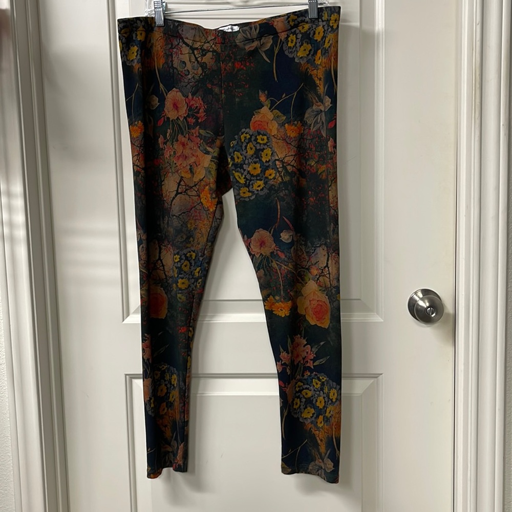 Johnny Was Black Floral Print Leggings